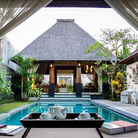 Arwana Estate Villa Seminyak Buitenkant foto