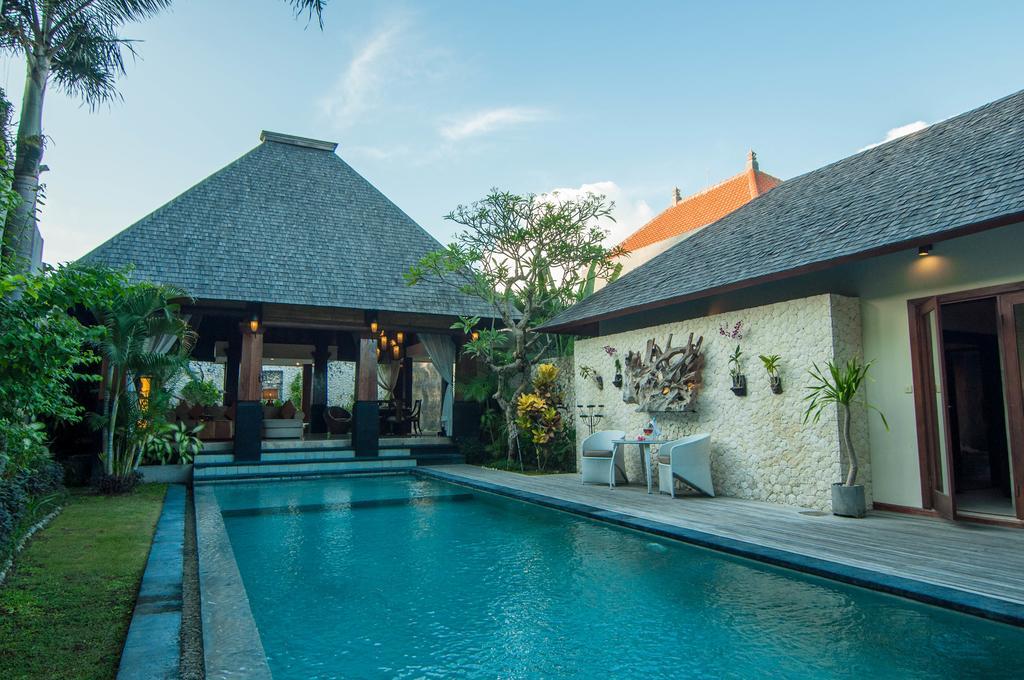 Arwana Estate Villa Seminyak Buitenkant foto