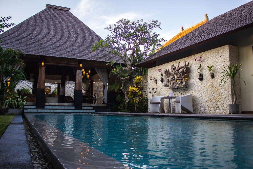 Arwana Estate Villa Seminyak Buitenkant foto