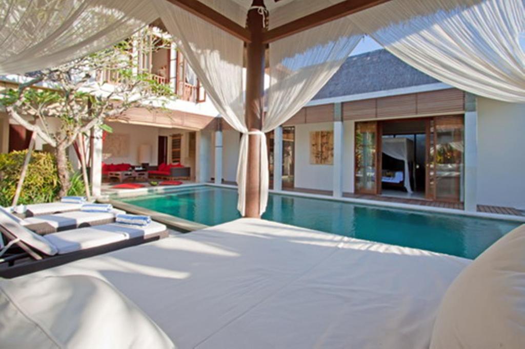 Arwana Estate Villa Seminyak Buitenkant foto