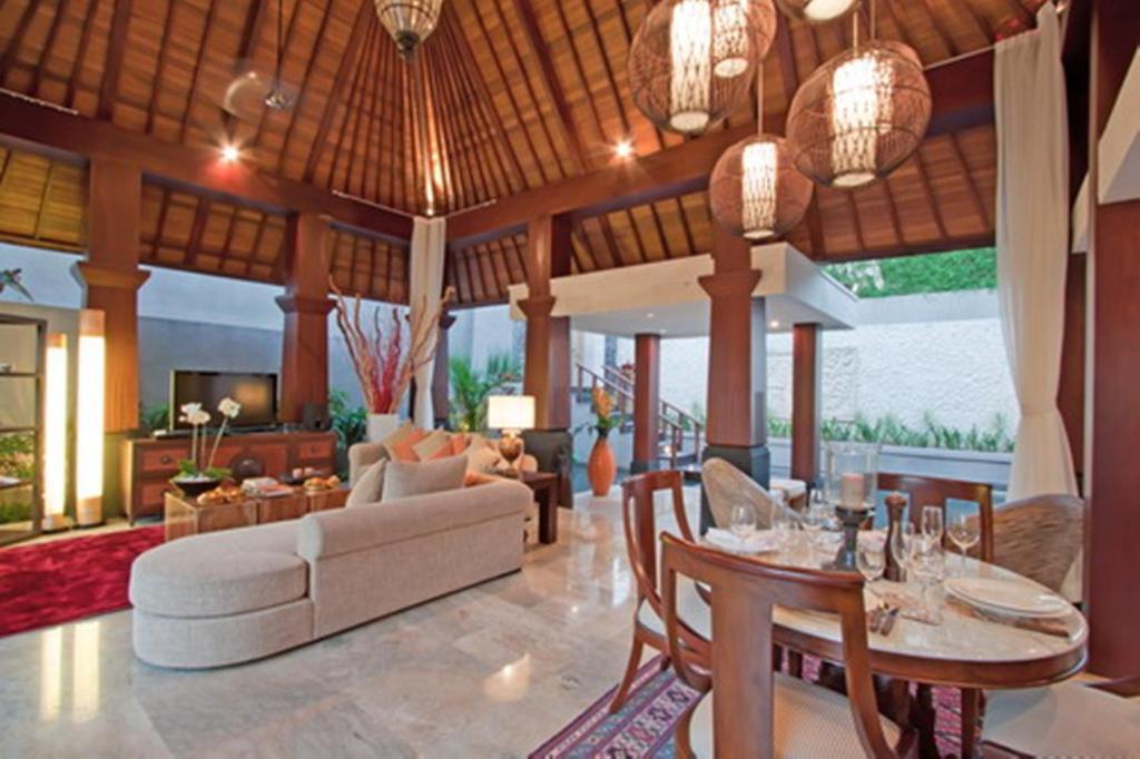 Arwana Estate Villa Seminyak Buitenkant foto
