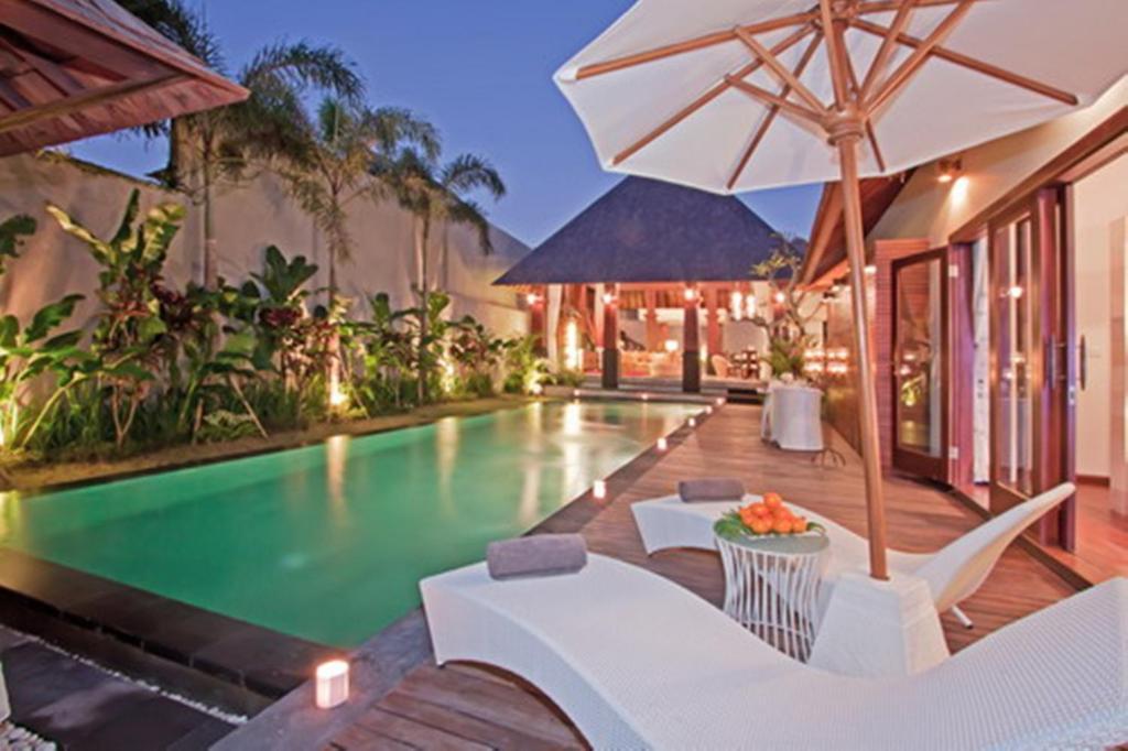 Arwana Estate Villa Seminyak Buitenkant foto