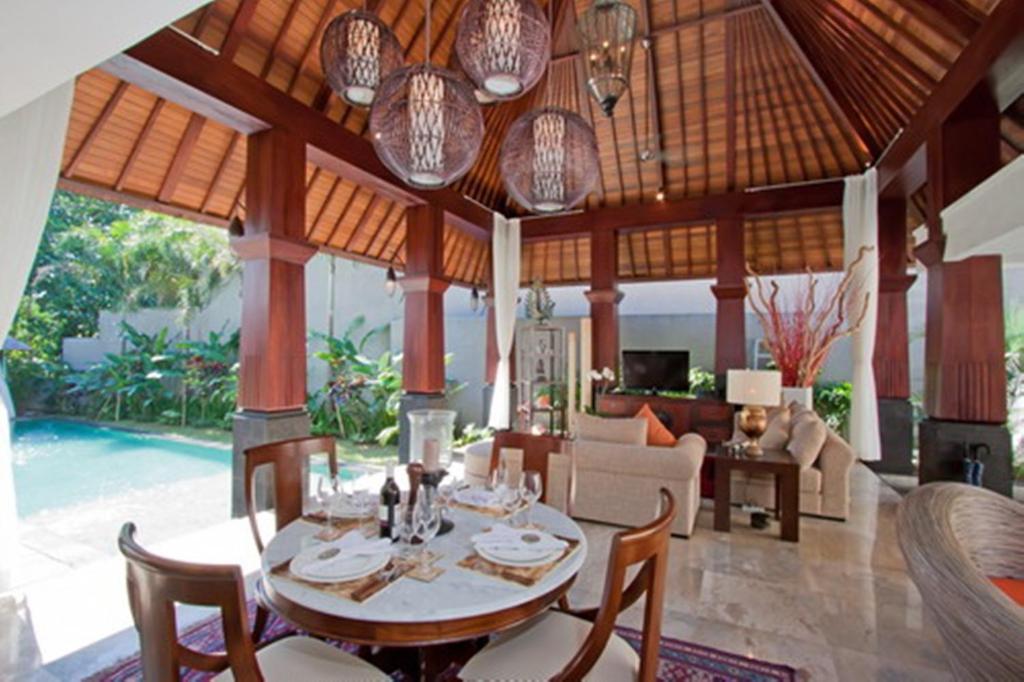 Arwana Estate Villa Seminyak Buitenkant foto
